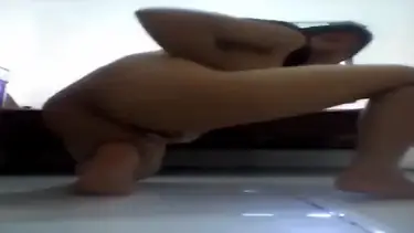 Colmek Sambil Mendesah Di Kasur Jilbab Hitam poster