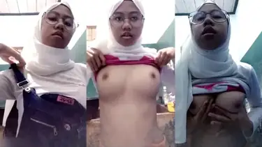 Fiyah Bokep Indo Skandal 4 Ngentot Ganas Dalem Becek poster