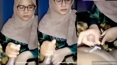 Rayu Adik Sepupu Nakal Hisap Kontol Sampe Crot poster